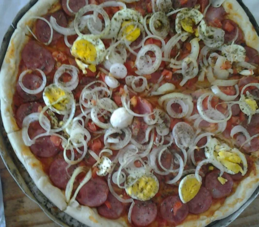Como fazer pizza de linguicinha