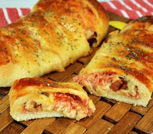 Como fazer pão recheado com presunto e queijo