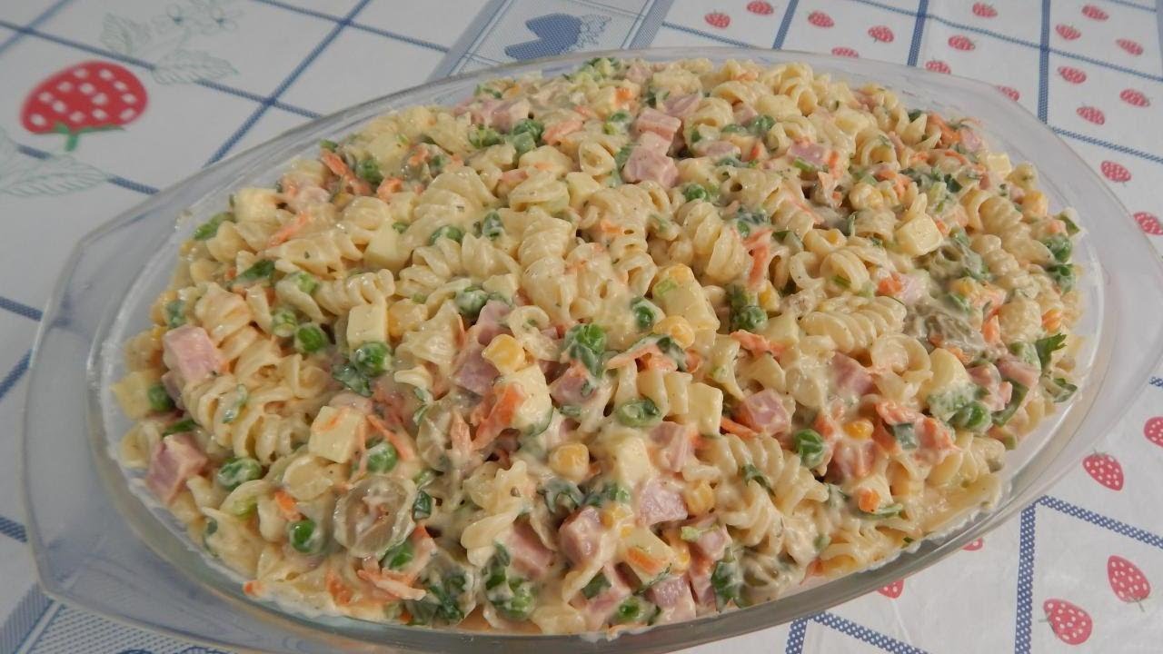 Como fazer salada de macarrão 