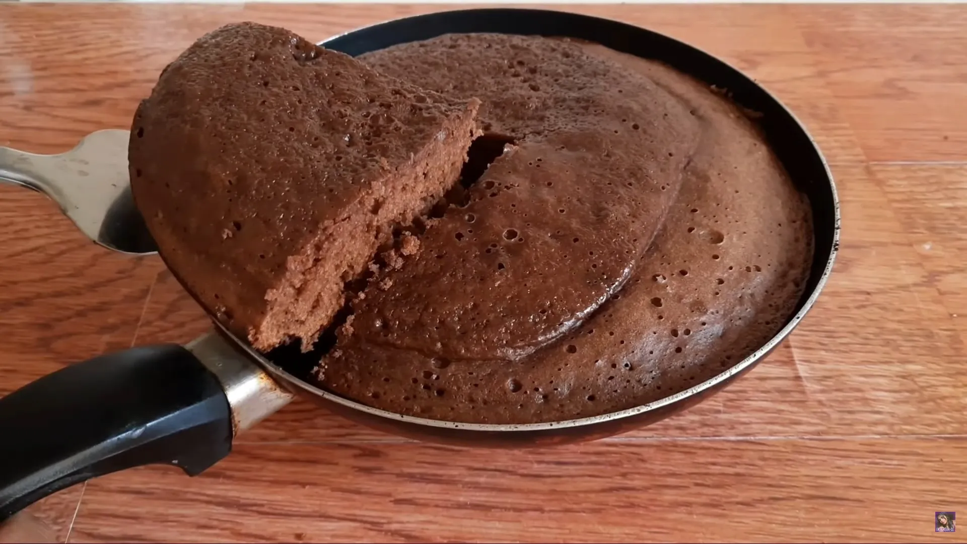 Como fazer bolo de chocolate na frigideira