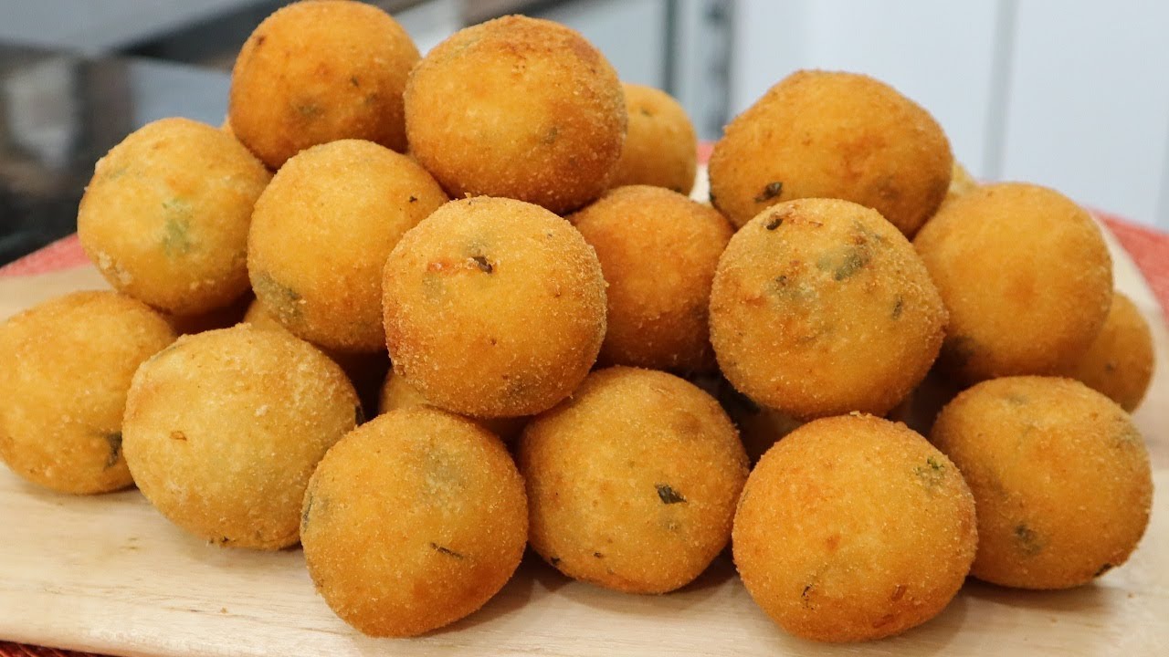 Como fazer bolinho de aipim