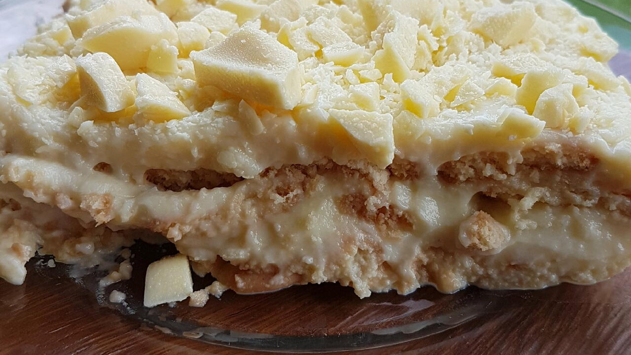 pavê de creme com biscoito maisena