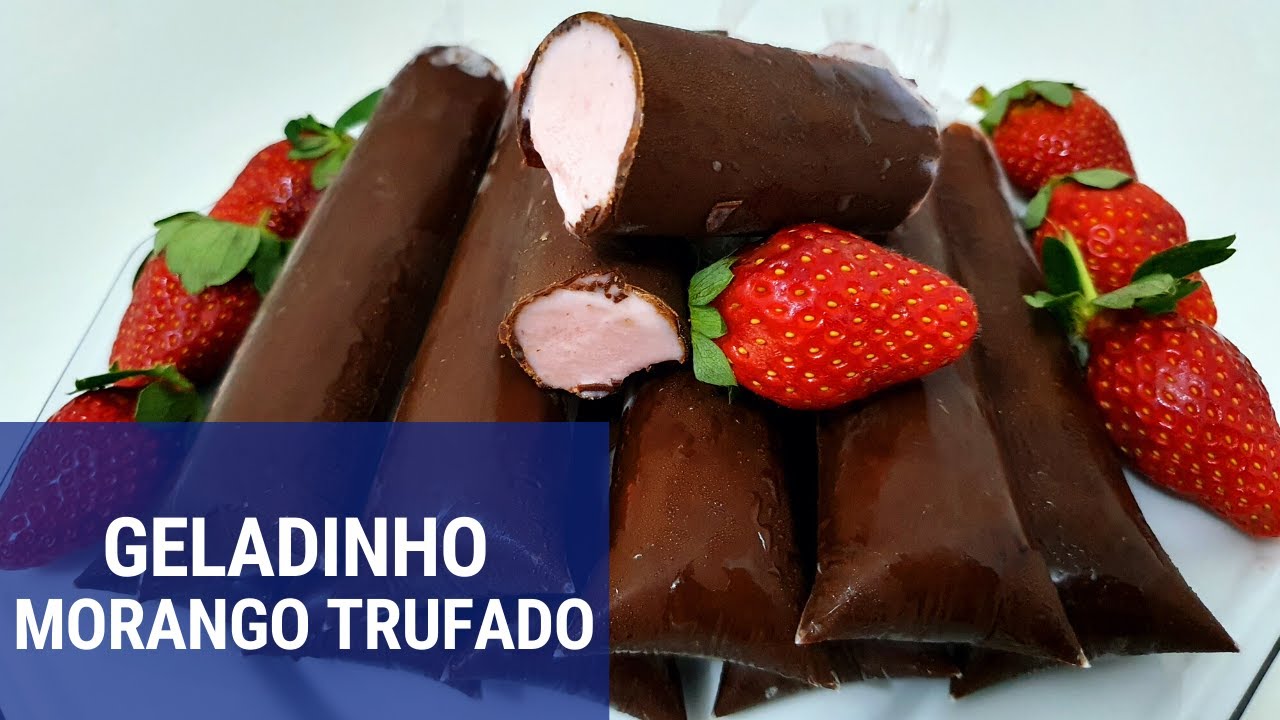 Geladinho gourmet de morango com casquinha de chocolate