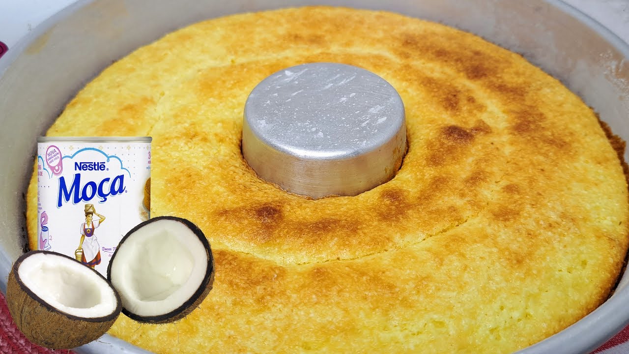 bolo de coco com leite condensado