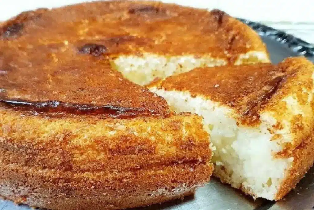 Bolo de coco cremoso