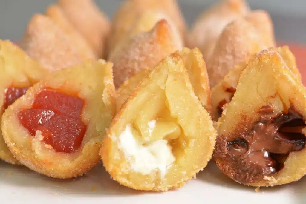 Coxinha frita doce