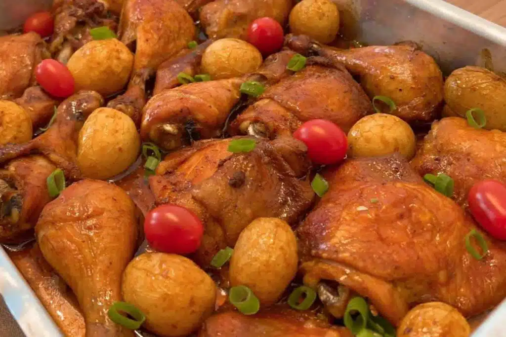 Frango assado com batatas