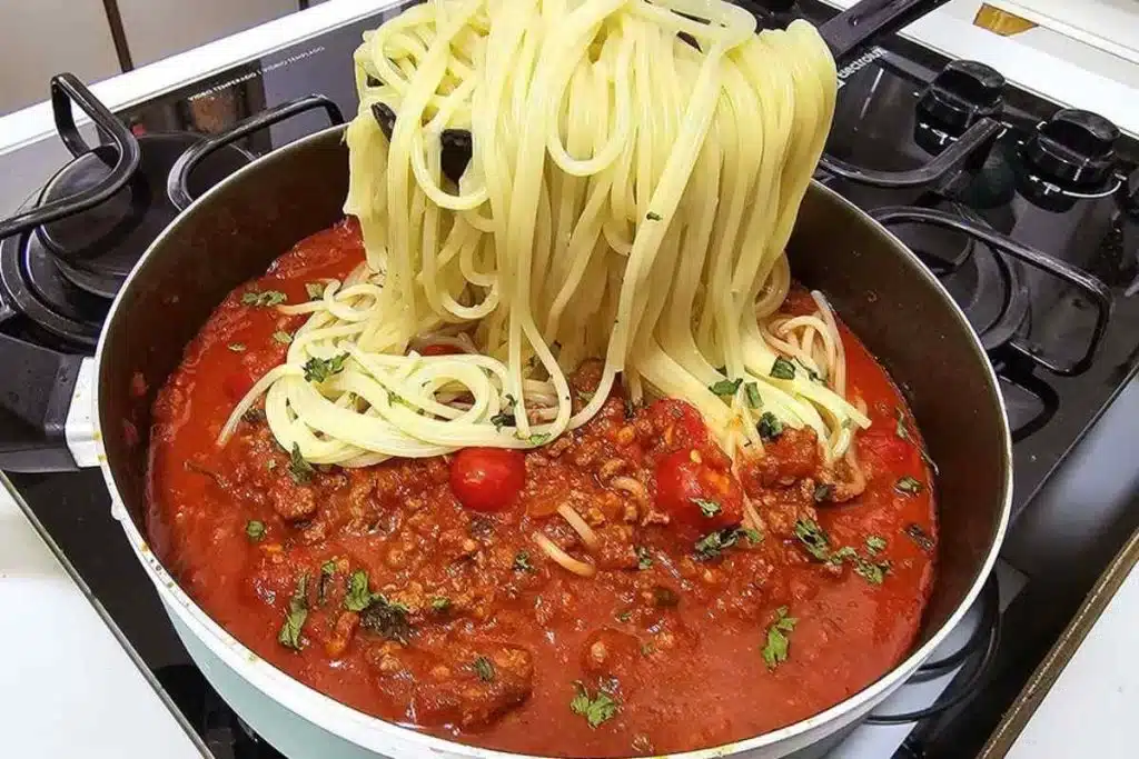 Macarronada com carne moída